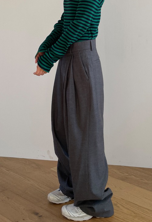 inverted pleat woolen slacks