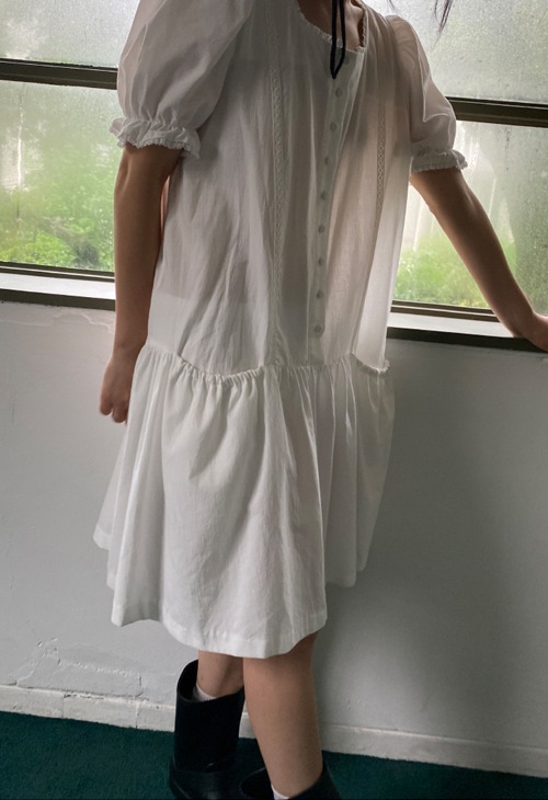 mono plain dress